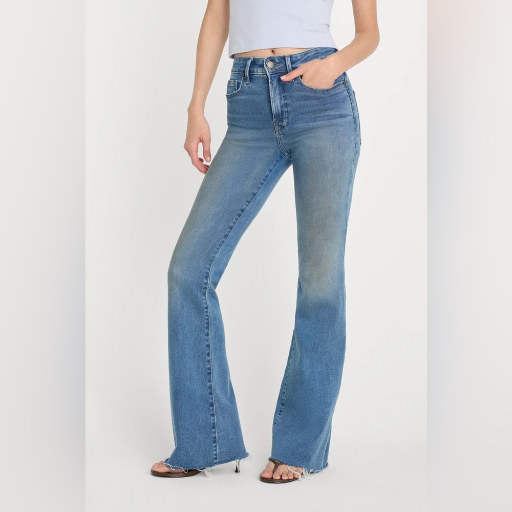 Good American - Soft Tech Good Petite Flare Jeans - Picture 2 of 4